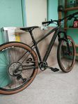 Mountain cykel kolfiber 