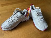 Helt nya Nike sneakers stl 36