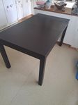 Matbord i ek 
