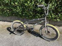 Cykel BMX Wethepeople 18" Curse.