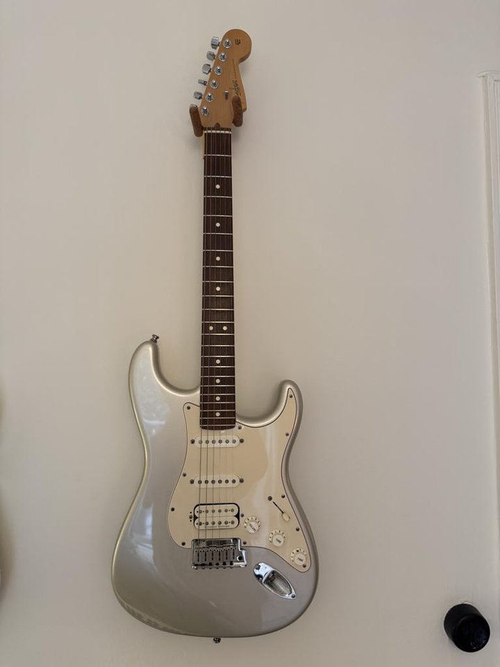 2003 Fender Lone Star Stratoc...