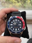 Seiko SKX009K1 - Klassisk Pepsi Dykarklocka Komplett Set