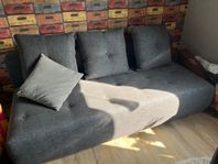 Bäddsoffa, klädskåp, säng, skrivbord, säng, gasolgrilla
