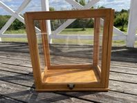 Gammal glasmonter glasskåp 