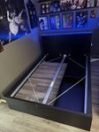 MALM svart/brun sängstomme 140cm