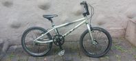 cyklar. bmx GT. retroracer fuji.  Yamaha eltrummsett 