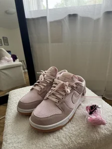 Nike Dunk pink