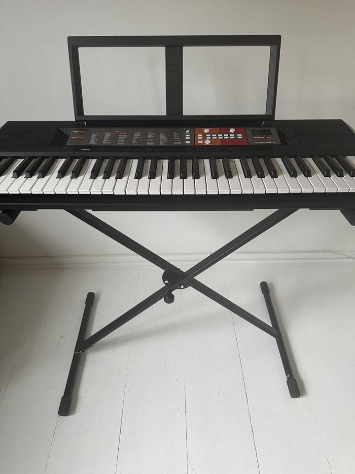 Keyboard – Yamaha PSR-F50