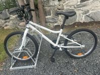 20-tums hybridcykel för barn 6–9 år