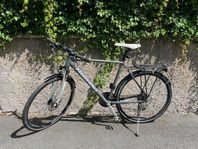 Nishiki X-five,   24 vxl Shimano,   22" ram,  Skivbromsar