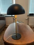 Sängbord & sänglampa