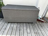 Grå flätad dynbox