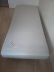 Ikea säng 90x200cm med träben