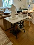 Marmor Bord med Symaskinsunderrede