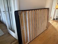 Säng 120 cm bortskänkes