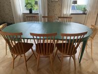 stort grönmålat matbord