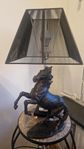 Hörnbord+lampa