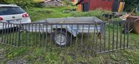 Äldre stabilt järnräcke säljes