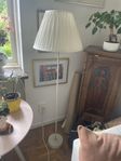 Golvlampa m Laura Ashley skärm