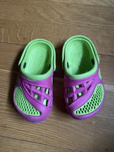 Sandaler clogs i rosa-grön färg, storlek 26