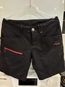 Bergans shorts ”Utne Lady Shorts” svarta stl M
