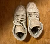 Nike air Jordan mid 1 
