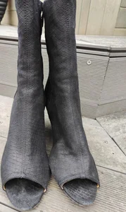 Acne Studios Ankelboots i läder och mocka, storlek 39