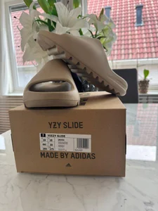 Yeezy slide bone 