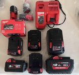 batteri makita Milwaukee och laddare 