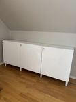 IKEA tv-bänk + pretty pegs