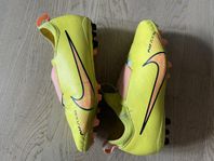 Barn fotbollsskor Nike Mercurial st 36,5