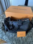 Louis vuitton weekend bag 