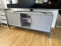 tv -bänk från Ikea 