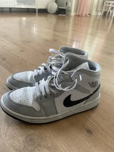 jordans 1 mid light smoke grey