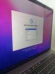 MacBook Pro 15", Intel i7, 16GB Ram, 256 GB HD, -18