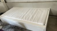 IKEA säng - bredd 90