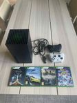 XBOX Series X med 2 kontroller och 4 spel