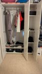 Garderob med spegel – vit, 3 dörrar