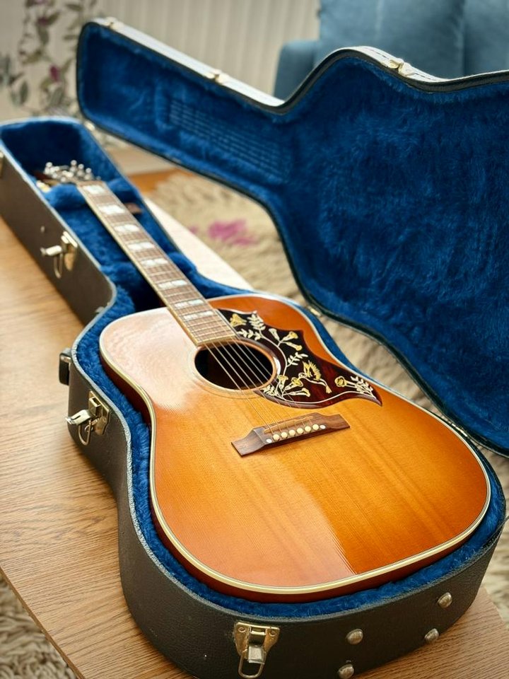 Gibson Hummingbird