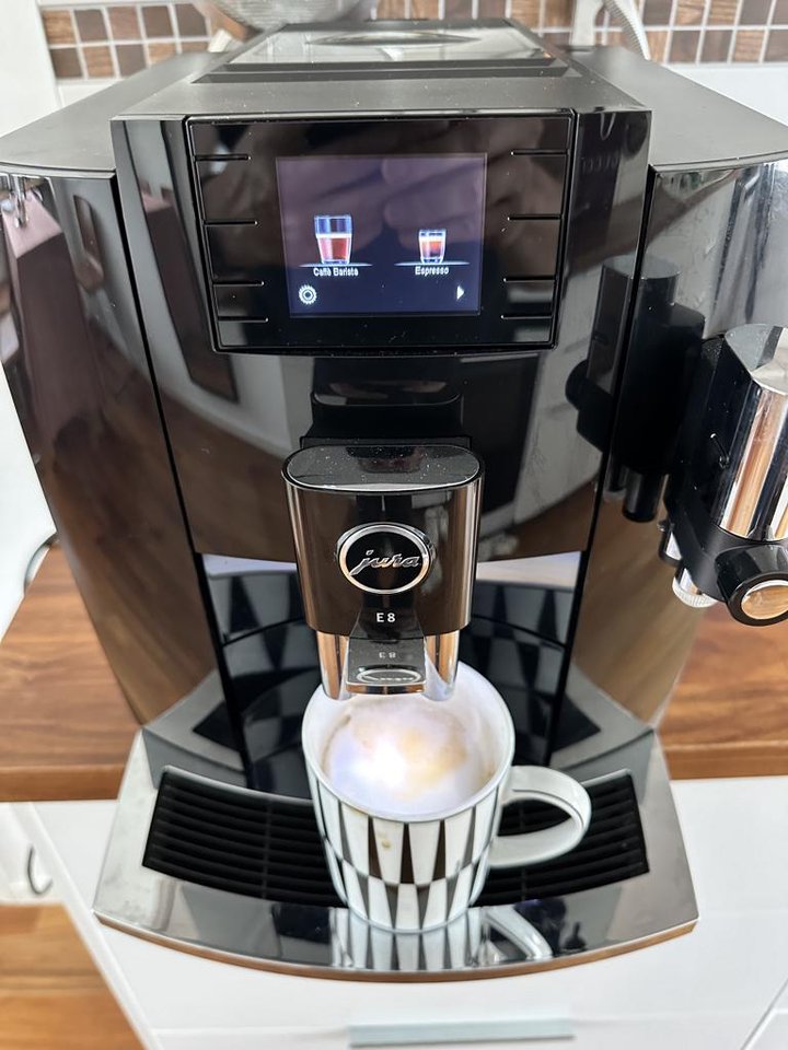 JURA E8 kaffemaskin automatisk 