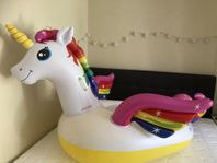 Enhörning uppblåsbar badmadrass unicorn bad 