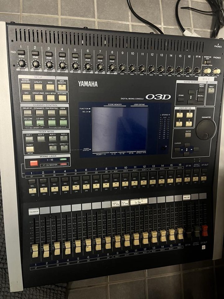 2x Yamaha digital mixer
