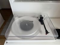 Pro-Ject Debut Carbon Esprit 2M-red inkl Riaa-förstärkare