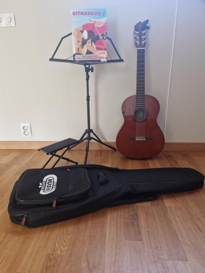 YAMAHA GITARR  CS40II, 3/4  m...