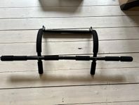 Pull-up / Chin up bar / doorgym