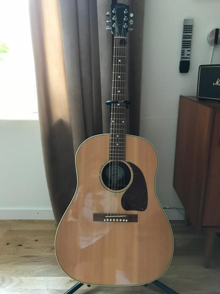Gibson J-15