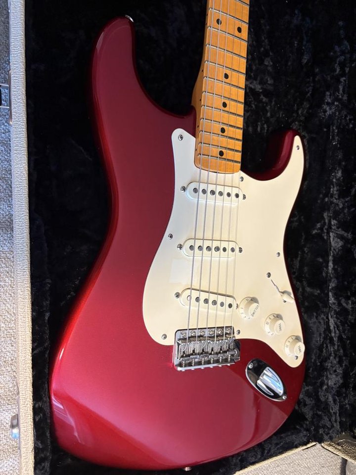 Fender Eric Johnson Stratocas...
