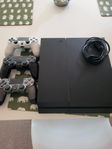 PS4 med 3 handkontroller
