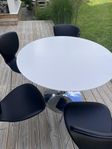 Bord och stolar från Mio 