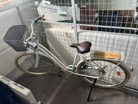 Low Frame City Bike Elops 520 Limited Series "Mother's Day"